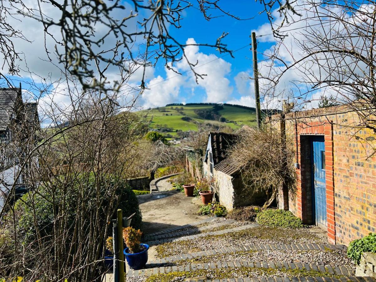 Pentre Cerrig Country House Llanferres Exterior photo