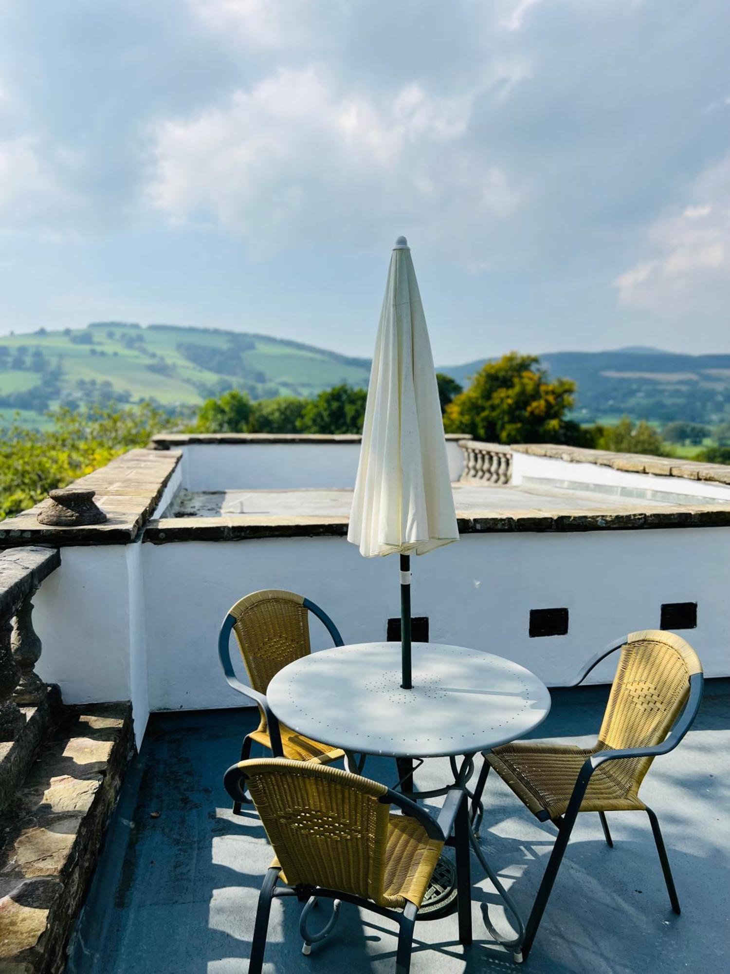 Pentre Cerrig Country House Llanferres Exterior photo