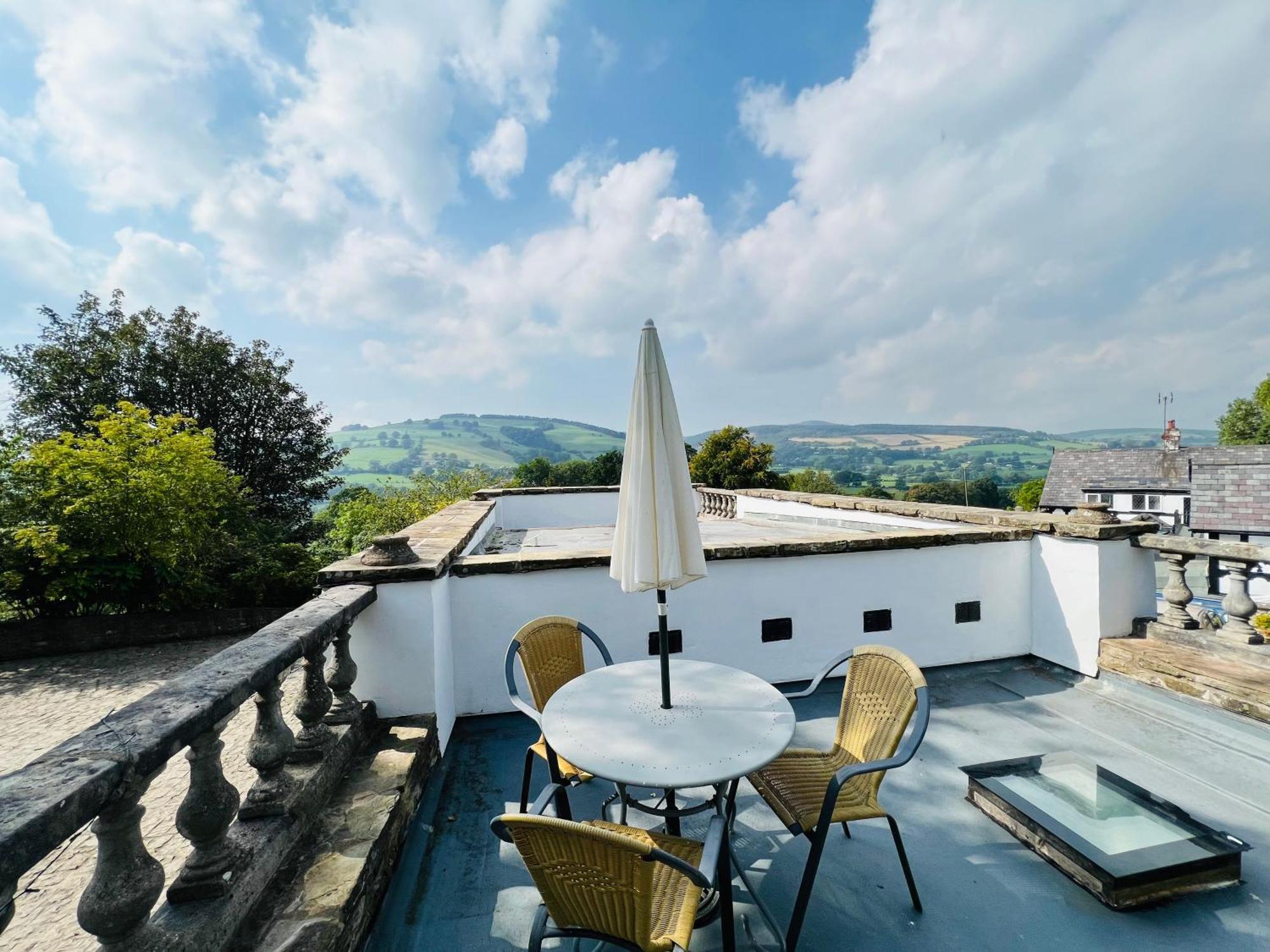 Pentre Cerrig Country House Llanferres Exterior photo